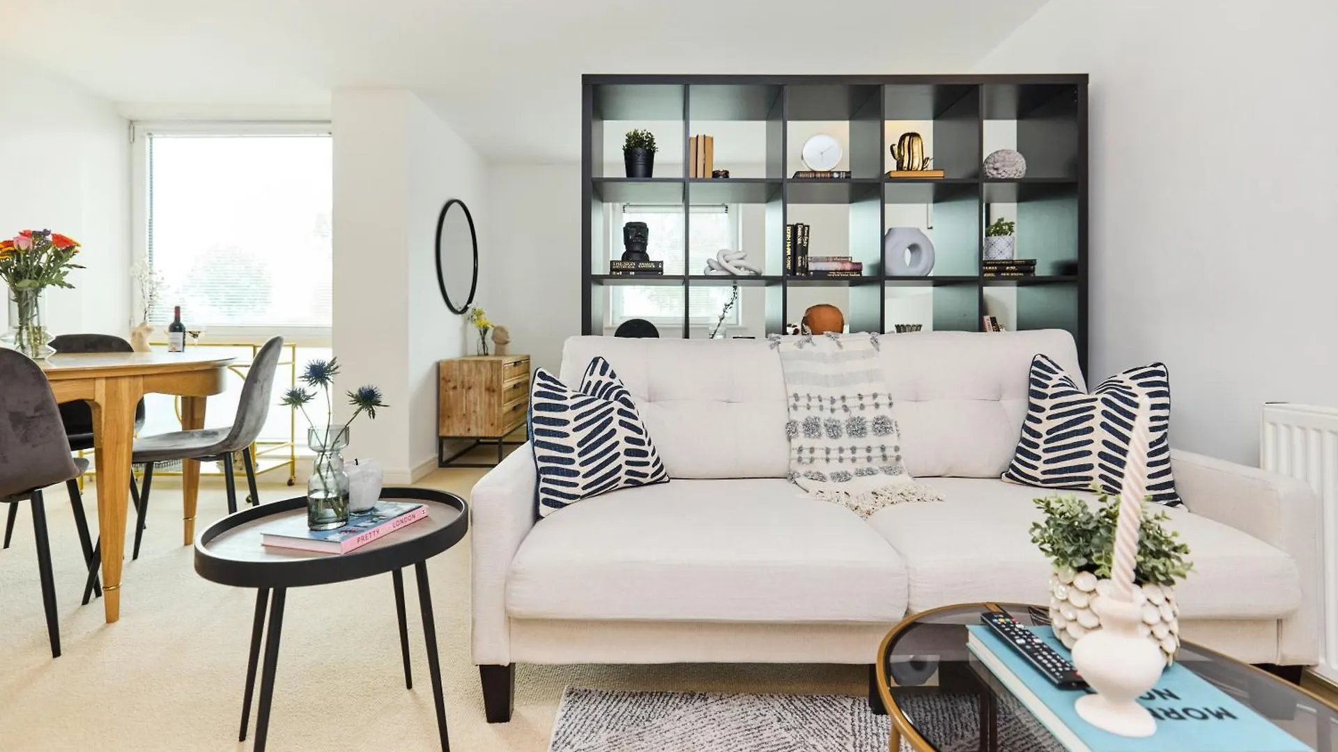 The River Thames Hideout - Modern 1Bdr Flat contacts